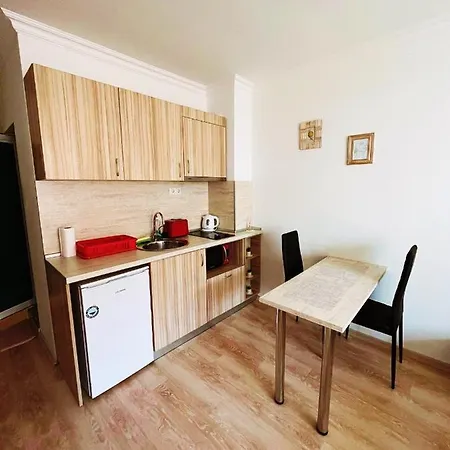 Apartment Lovely On The Burgas